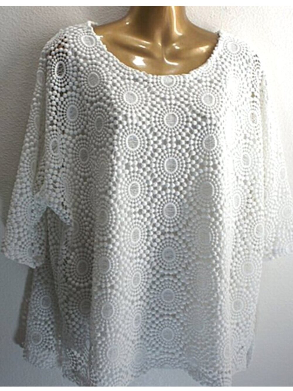 Chico's Travelers White Circle Lace Overlay tunic top size 2
